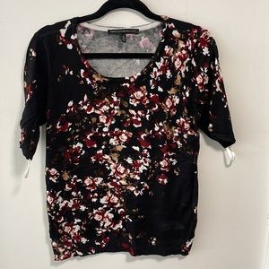 🖤 WHBM Black Floral Short Sleeve Sweater 🖤
